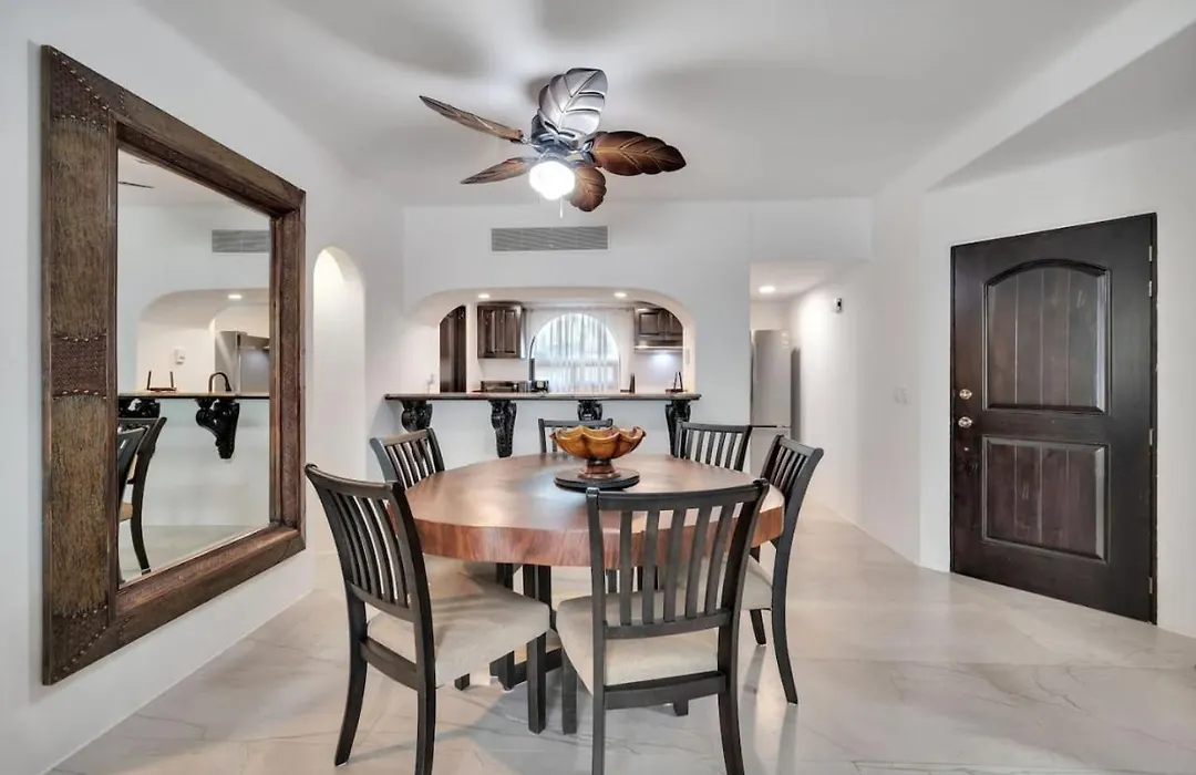 Completely Remodeled 2Bd-2Ba Plaza Bonita-1